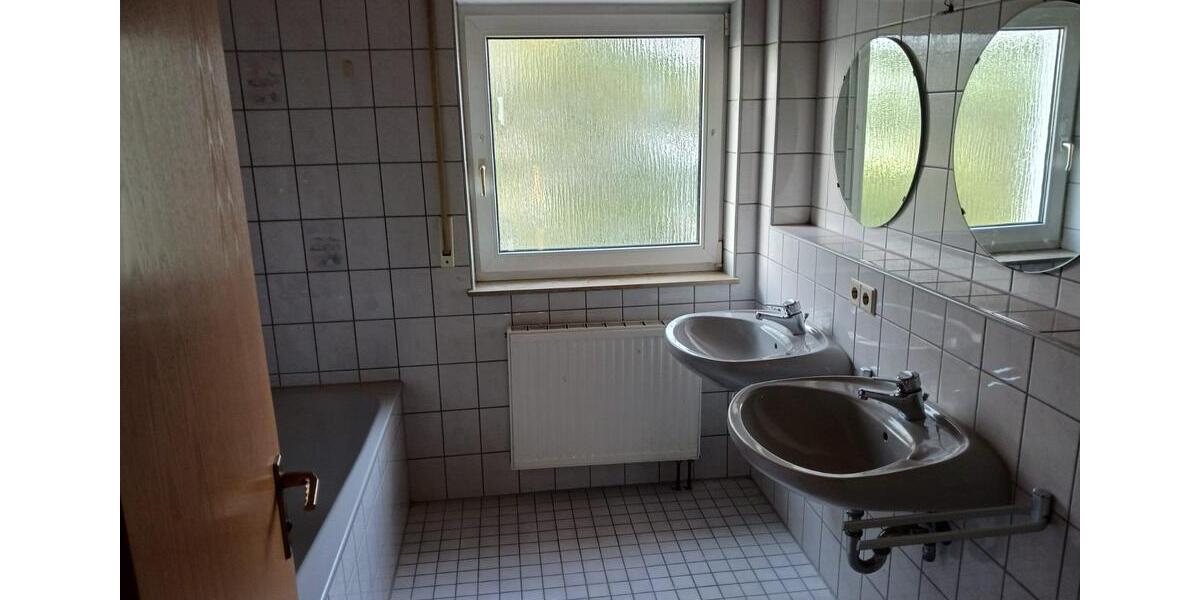 Dachgeschoßwohnung Crailsheim - 3.5 Zimmer, 88 m&sup2;, 800&euro; | Angebot:24650533