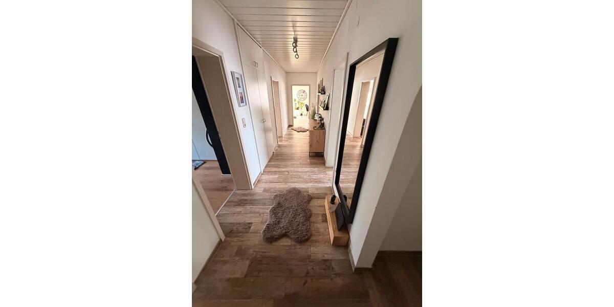 Etagenwohnung Neumarkt in der Oberpfalz Altenhof - 4 Zimmer, 107 m&sup2;, 1.350&euro; | Angebot:26384489