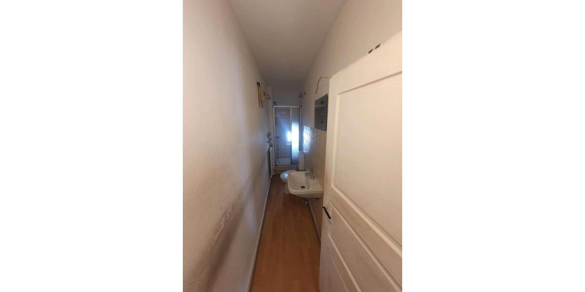 Wohnen auf Zeit Freiburg im Breisgau - 4 Zimmer, 16 m&sup2;, 350&euro; | Angebot:26190896