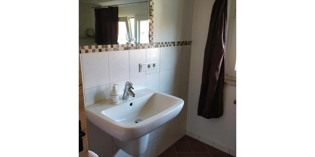 Etagenwohnung Falkenfels - 3 Zimmer, 70 m&sup2;, 550&euro; | Angebot:24743248