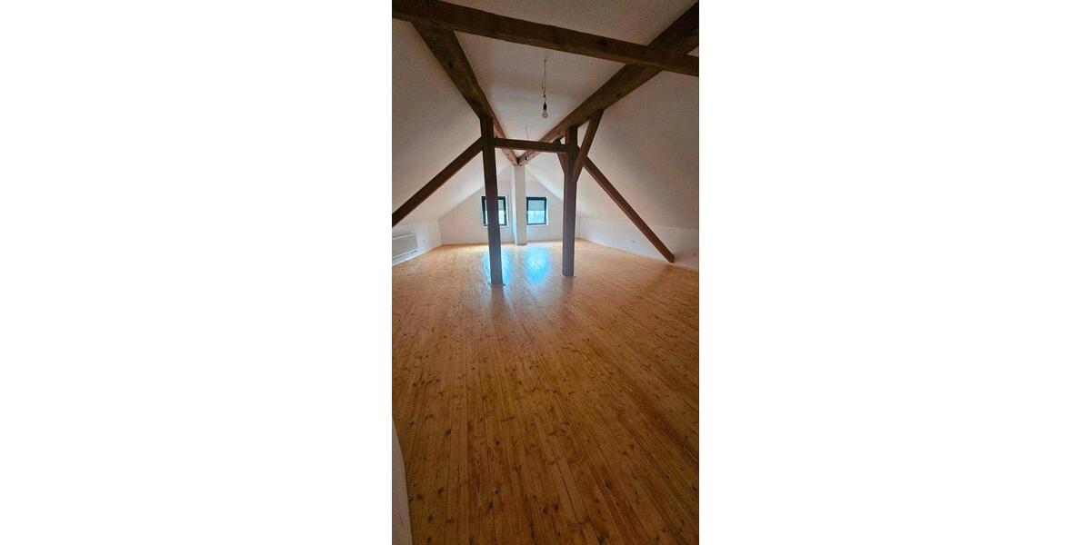 Etagenwohnung Waldmünchen - 6 Zimmer, 240 m&sup2;, 900&euro; | Angebot:26636867