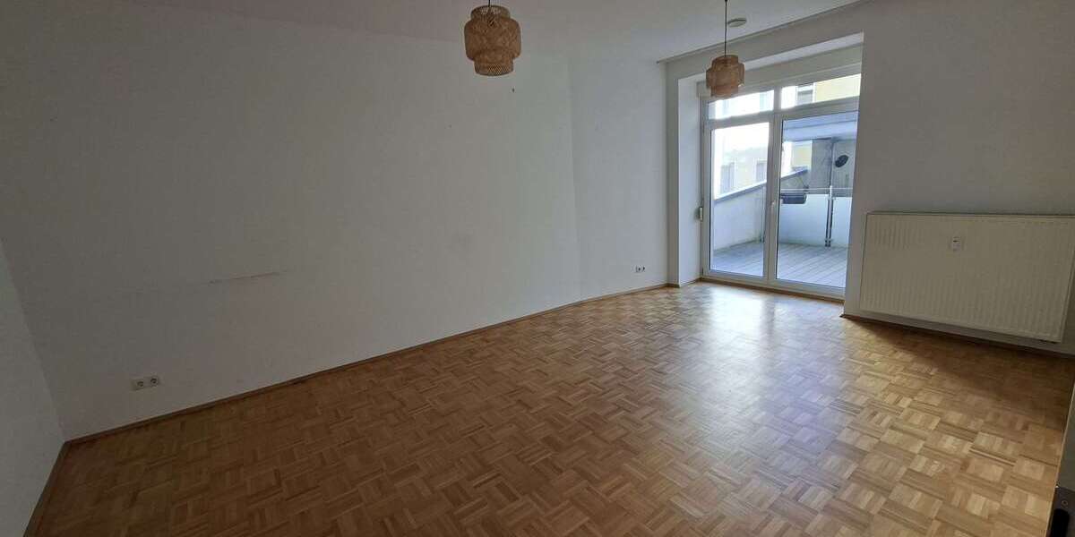 Etagenwohnung Würzburg - 3 Zimmer, 93 m&sup2;, 1.200&euro; | Angebot:26646792