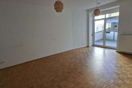 Wohnung Würzburg - 3 Zimmer, 93 m&sup2;, 1.200&euro; | Angebot:26646792