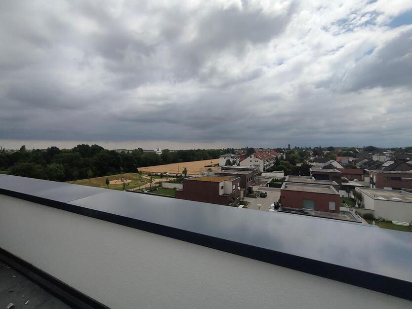 Moderne Dachgeschoßwohnung mit Balkon in Düren