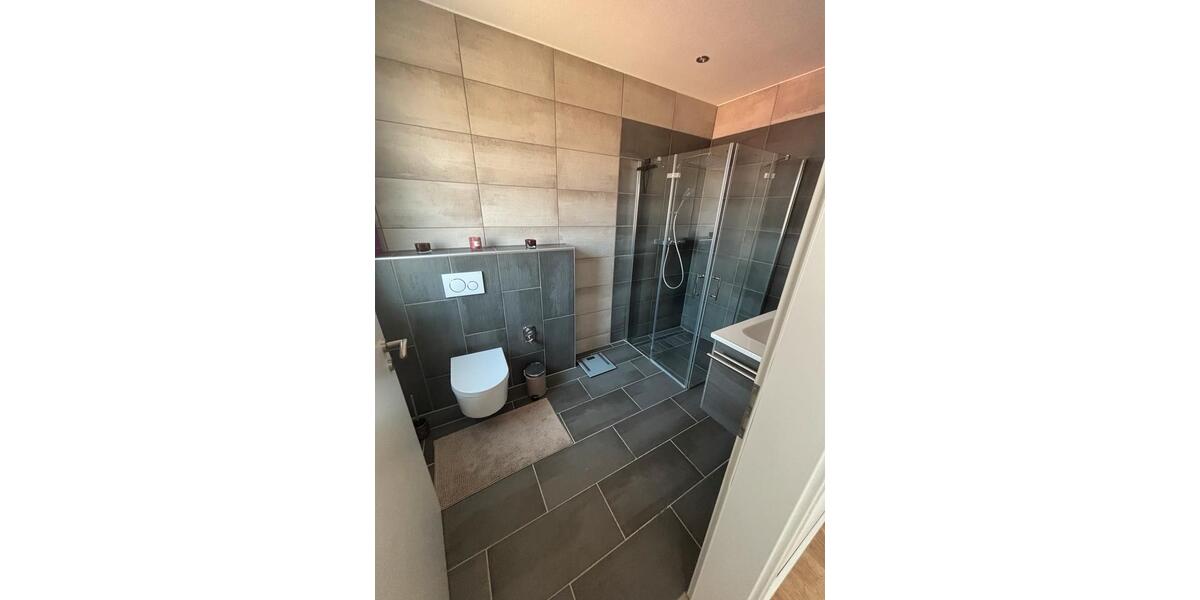 Wohnen auf Zeit Heinsberg - 3 Zimmer, 110 m&sup2;, 1.600&euro; | Angebot:26488425