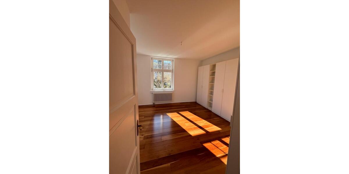 Etagenwohnung Badenweiler - 4.5 Zimmer, 158 m&sup2;, 1.750&euro; | Angebot:26047498