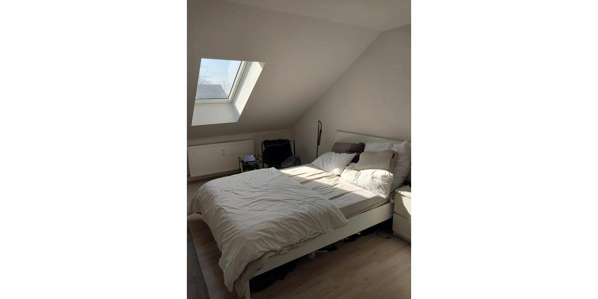 Dachgeschoßwohnung Edingen-Neckarhausen Neu-Edingen - 2 Zimmer, 50 m&sup2;, 950&euro; | Angebot:25998778