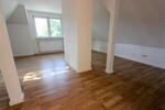 Dachgeschoßwohnung Wilhelmshaven - 3 Zimmer, 65 m&sup2;, 400&euro; | Angebot:26687655