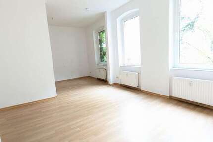 Wohnung Halle Südliche Innenstadt - 2 Zimmer, 37 m&sup2;, 295&euro; | Angebot:27031175