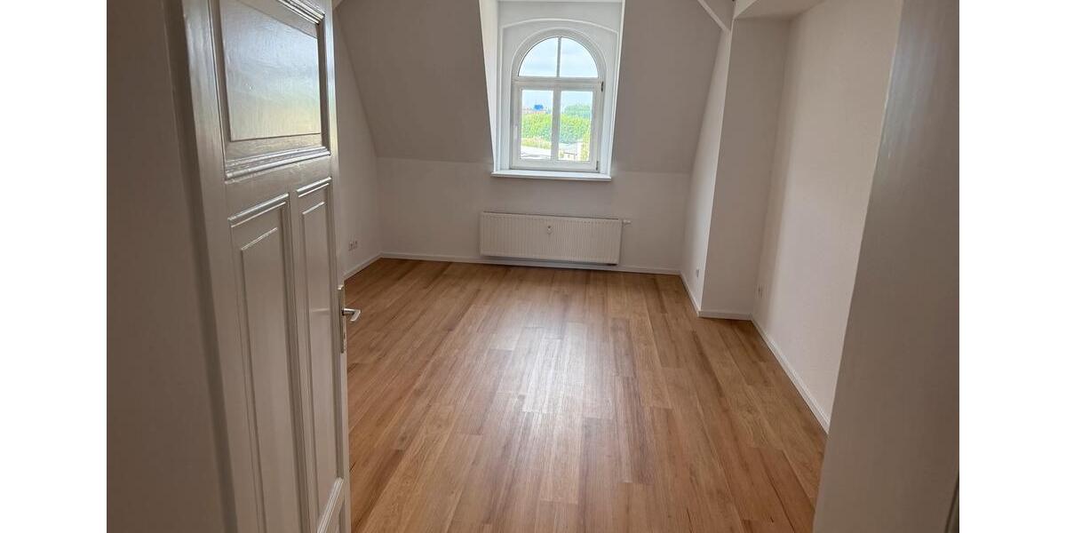 Dachgeschoßwohnung Görlitz - 1 Zimmer, 50 m&sup2;, 300&euro; | Angebot:26499145