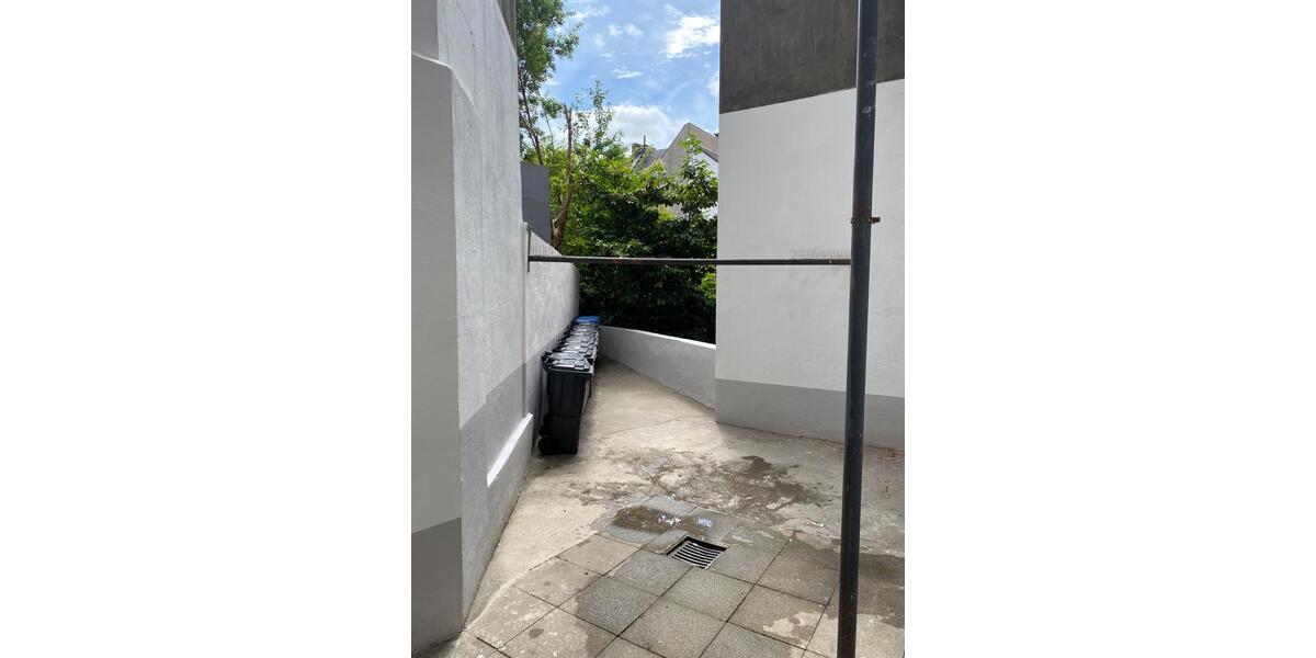 *NEU* RENOVIERTE 4 Zimmer Wohnung im 3.OG mit Balkon zu vermieten in Adolfstraße 4 zimmer