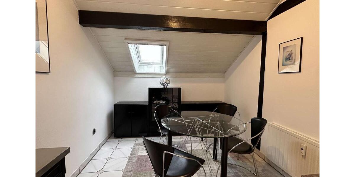 Helle 2-Zimmer Wohnung mit EBK, Einbauschrank, Klima uvm. 2 zimmer