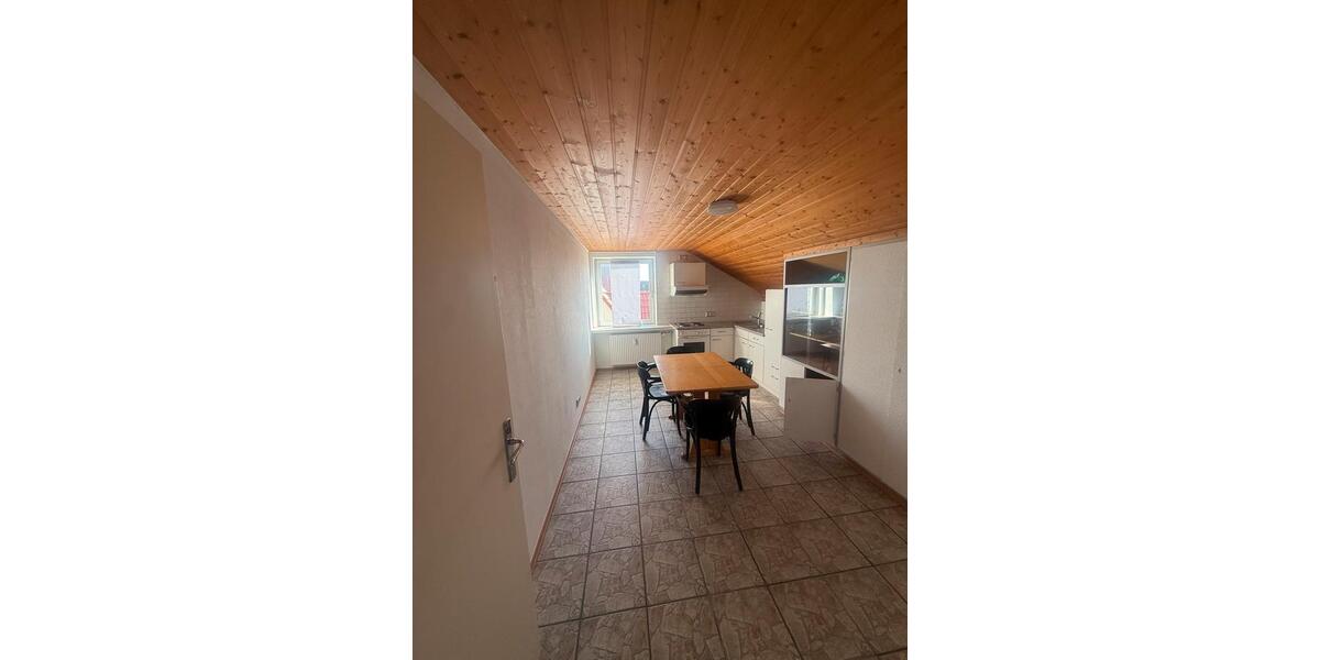 Dachgeschoßwohnung Villingen-Schwenningen Schwenningen - 2 Zimmer, 45 m&sup2;, 700&euro; | Angebot:25922260