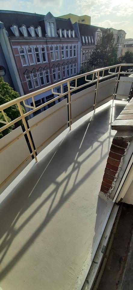 3-Zimmer-Wohnung Wohnen wie im Neubau mit 2 Balkonen