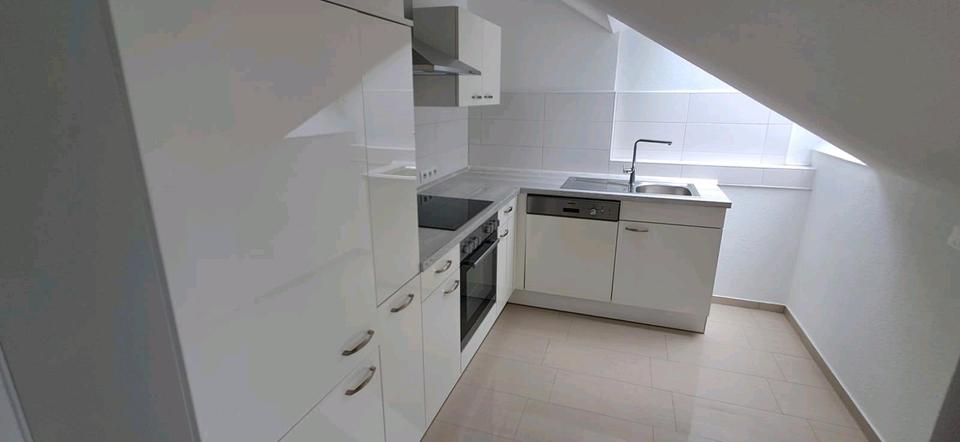 Dachgeschoßwohnung Zimmern ob Rottweil - 3 Zimmer, 61 m&sup2;, 700&euro; | Angebot:24373591