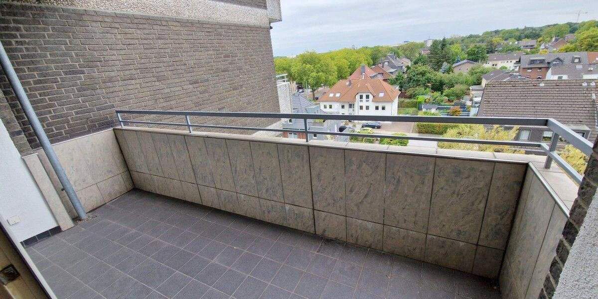 Komfortables Wohnen: Balkon, Tiefgarage, Pool & Sauna in Duisburg 3 zimmer