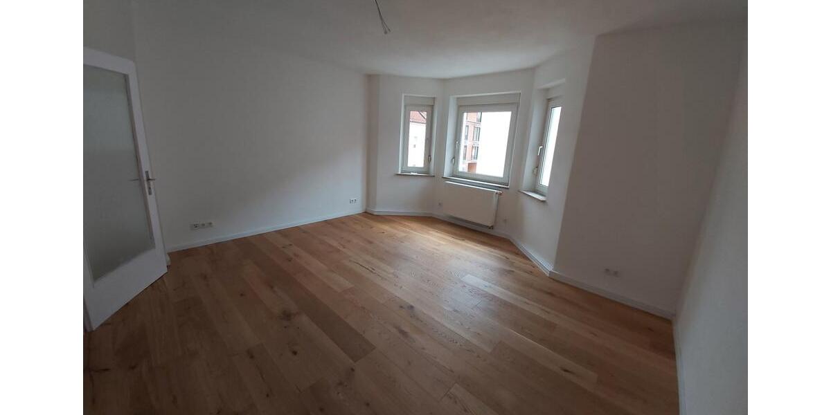 Etagenwohnung Weiden in der Oberpfalz - 4 Zimmer, 110 m&sup2;, 1.200&euro; | Angebot:26521936