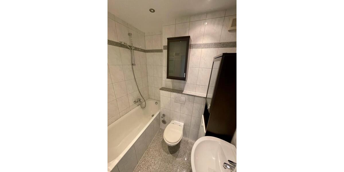 Etagenwohnung Hannover Vahrenwald-List - 3 Zimmer, 75 m&sup2;, 1.100&euro; | Angebot:26024224