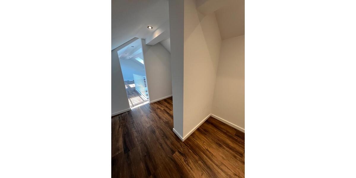 Maisonettewohnung renoviert+möbliert+2xBalkon+EBK+TG+Klimaanlage 3.5 zimmer