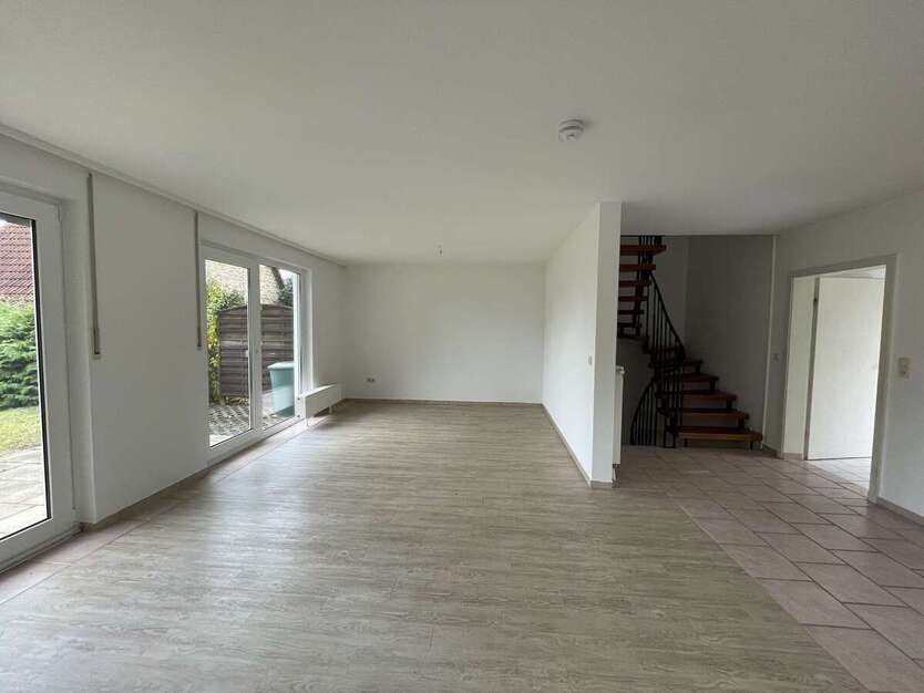 Familien aufgepasst! Schöne Doppelhaushälfte mit Keller + Stellplatz nahe Halle (Saale)! 4 zimmer