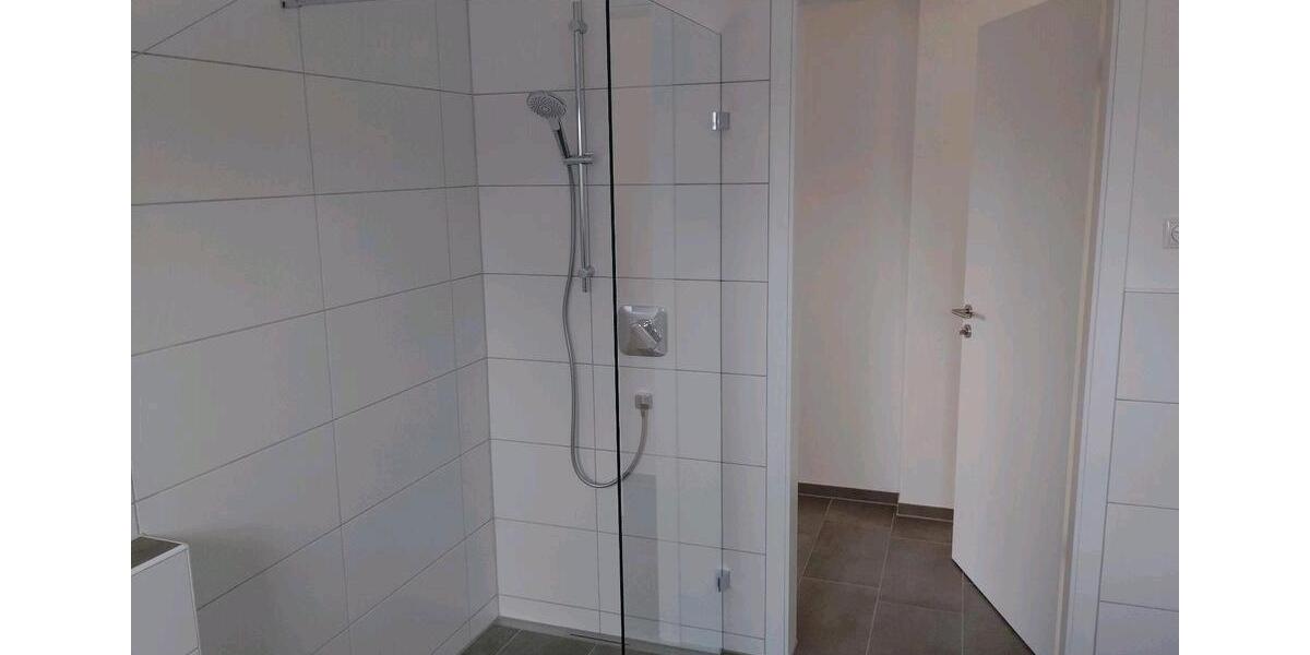 Dachgeschoßwohnung Kempten (Allgäu) Auf der Halde - 2 Zimmer, 75 m&sup2;, 1.050&euro; | Angebot:26323436