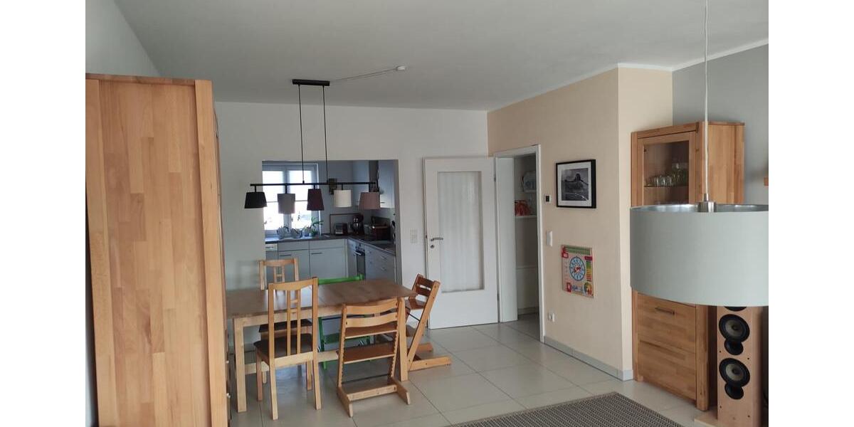 Etagenwohnung Schwandorf - 4 Zimmer, 100 m&sup2;, 1.225&euro; | Angebot:25855047