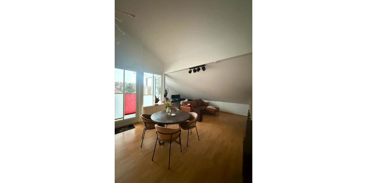 Dachgeschoßwohnung Villingen-Schwenningen Kopsbühl - 2 Zimmer, 54 m&sup2;, 900&euro; | Angebot:25205397