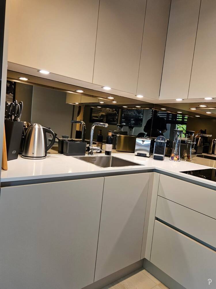 Inselstraße - Luxuriöse 4 Zimmer-Wohnung vollmöbliert mit Blick in den Hofgarten