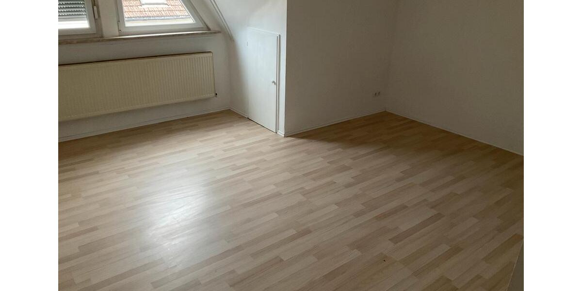 Dachgeschoßwohnung Nidda - 3 Zimmer, 70 m&sup2;, 570&euro; | Angebot:24586356