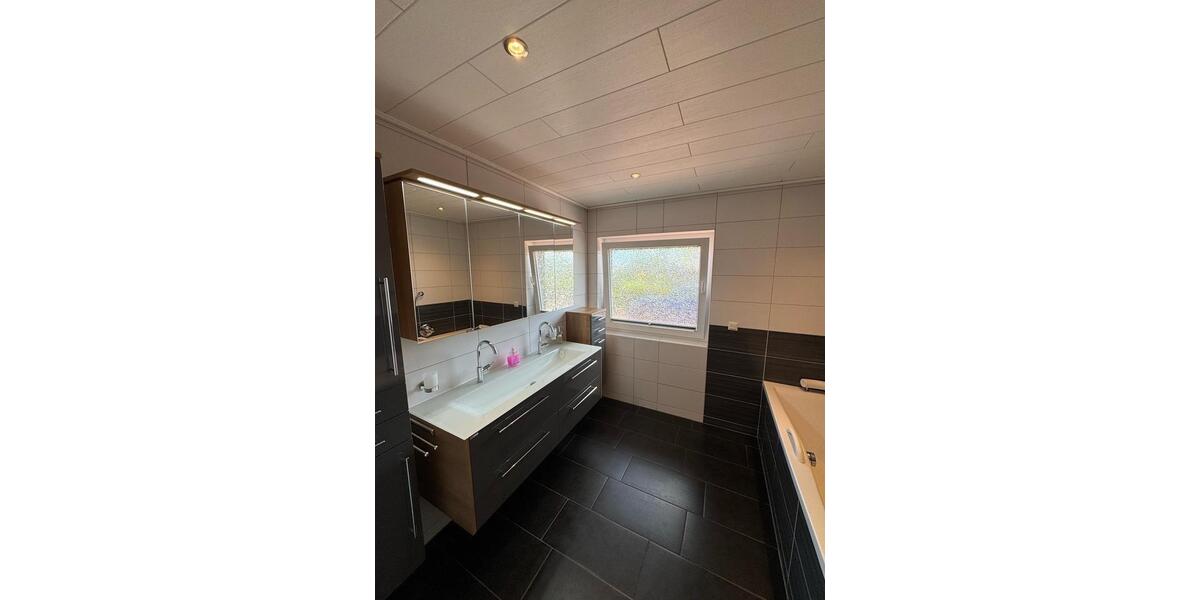 Wohnen auf Zeit Südbrookmerland - 7 Zimmer, 220 m&sup2;, 22&euro; | Angebot:20973745