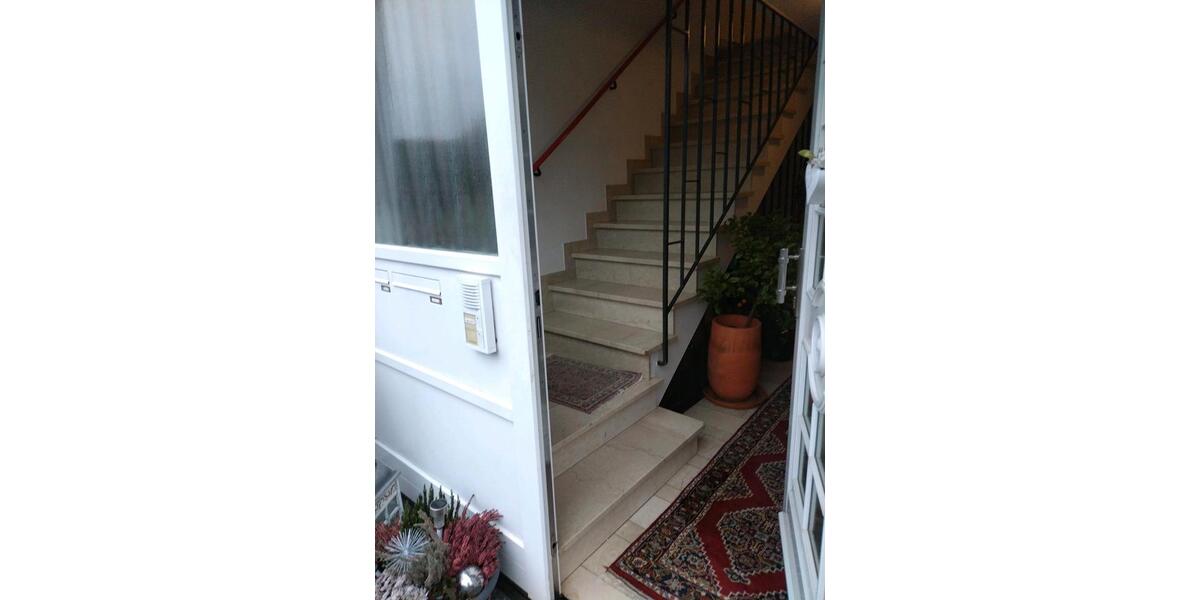 Dachgeschoßwohnung Winnenden - 2.5 Zimmer, 73 m&sup2;, 1.000&euro; | Angebot:25173145