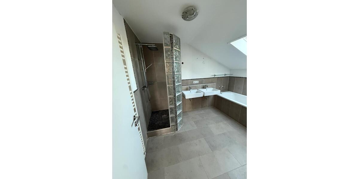 Etagenwohnung Manching - 3 Zimmer, 132 m&sup2;, 1.350&euro; | Angebot:26222532