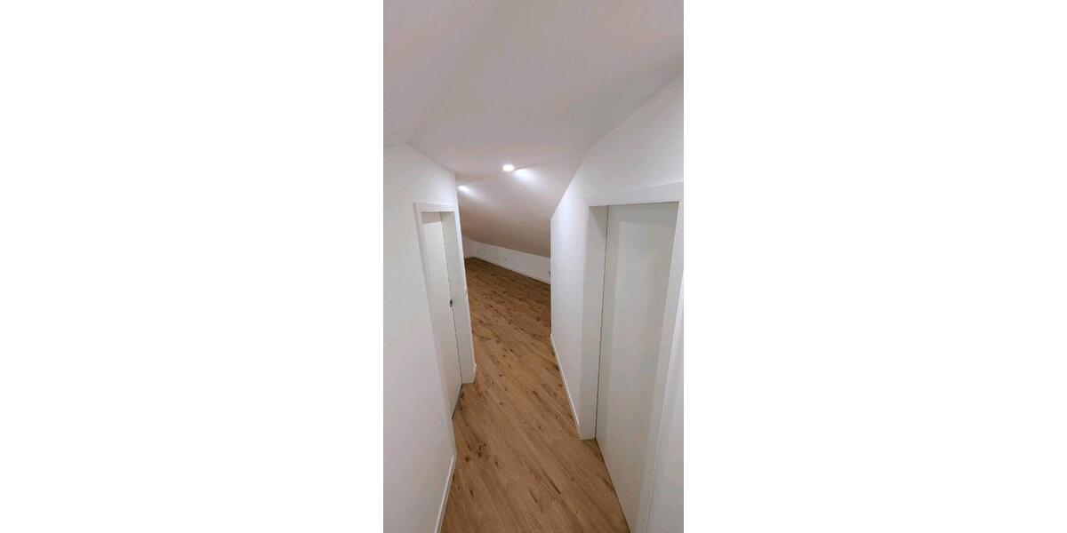 Dachgeschoßwohnung Schlangen - 2 Zimmer, 60 m&sup2;, 700&euro; | Angebot:26376140