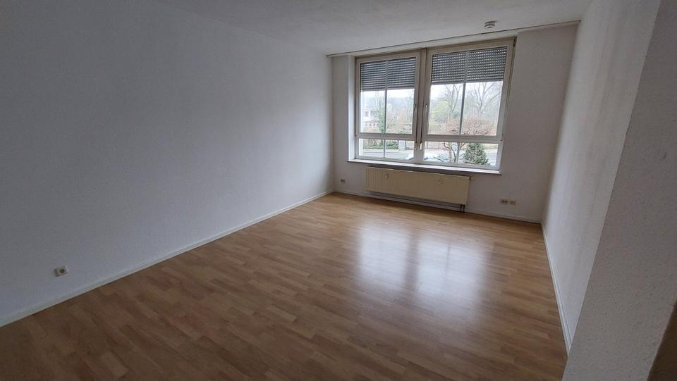 Dachgeschoßwohnung Crimmitschau - 2 Zimmer, 46 m&sup2;, 250&euro; | Angebot:14362944