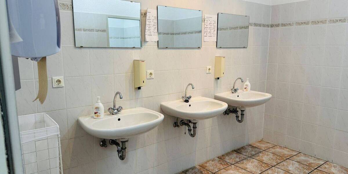 Gewerbeobjekt Oldenburg Tweelbäke - 7 Zimmer, 300 m&sup2;, 3.100&euro; | Angebot:25773824