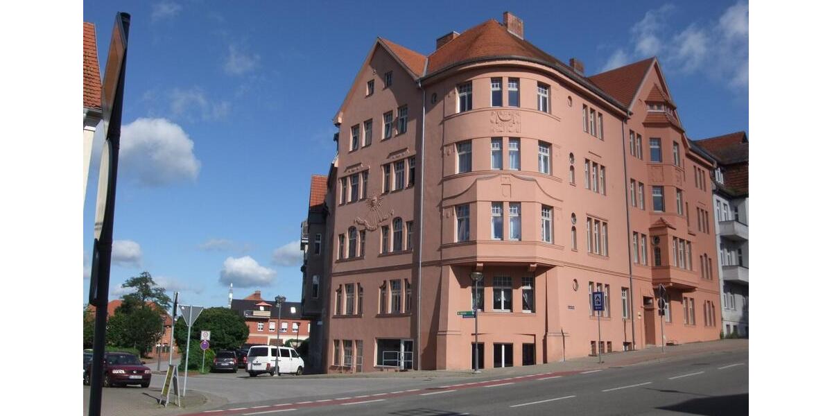 Schöne 4 Zimmer Altbauwohnung in denkmalgeschütztem Gebäude 4 zimmer