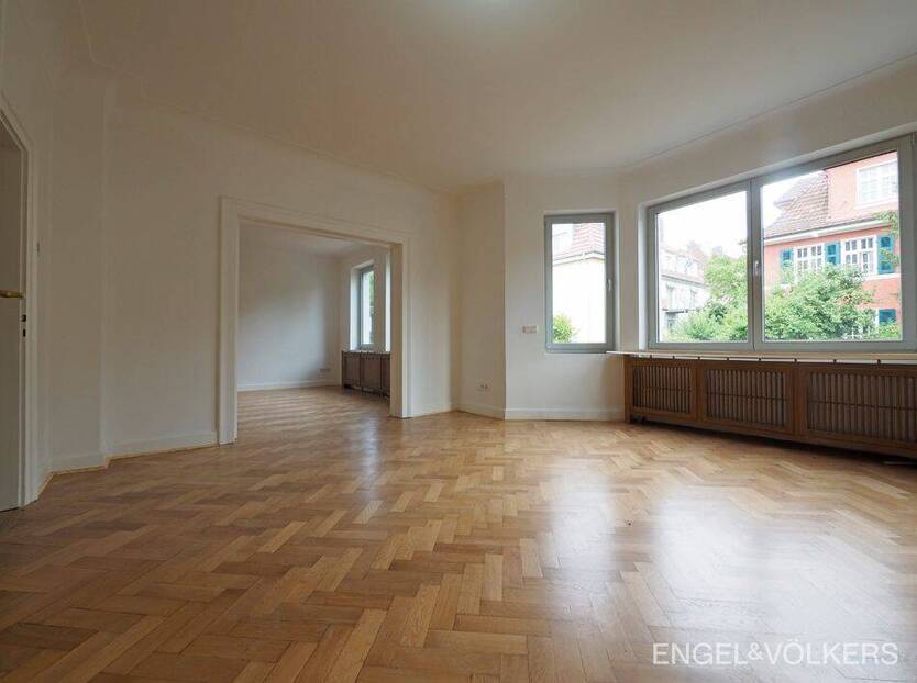 Altbau trifft modernen Stil: Kernsanierte Erdgeschoßwohnung auf dem Rotenbühl!