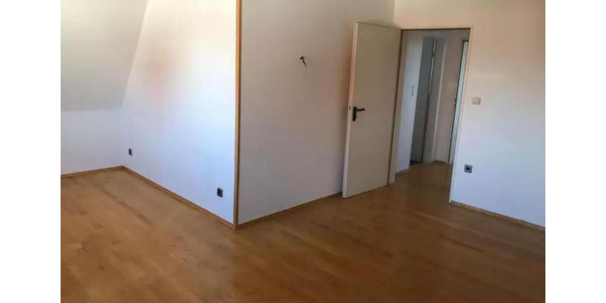 Dachgeschoßwohnung Zapfendorf - 2.5 Zimmer, 75 m&sup2;, 590&euro; | Angebot:25022756