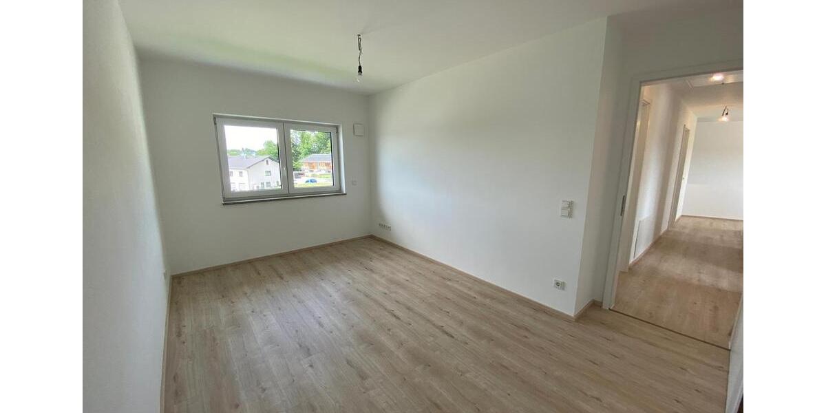 Doppelhaushälfte Windorf - 4 Zimmer, 145 m&sup2;, 1.500&euro; | Angebot:25859621