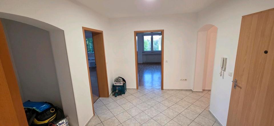 Etagenwohnung Niederwerrn - 3 Zimmer, 85 m&sup2;, 800&euro; | Angebot:26334778