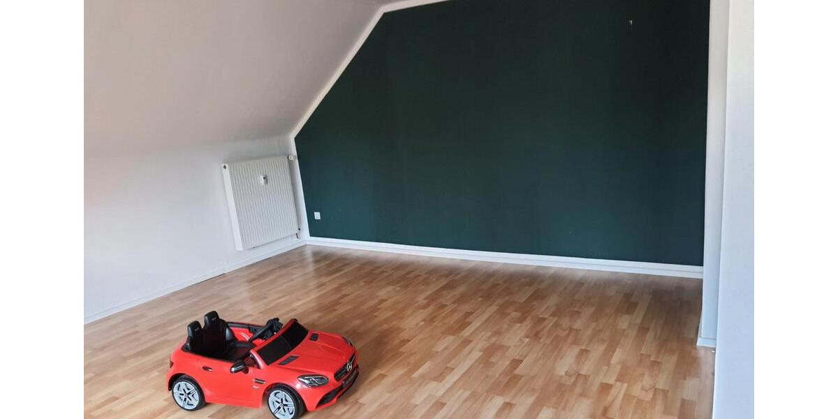 Dachgeschoßwohnung Witzenhausen - 4 Zimmer, 100 m&sup2;, 650&euro; | Angebot:26221962