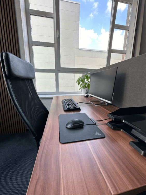 kreativer Workspace mit vielen Plätzen - All-in-Miete