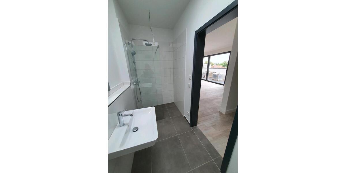 Tolle Penthouse Wohnung zu vermieten 3 zimmer