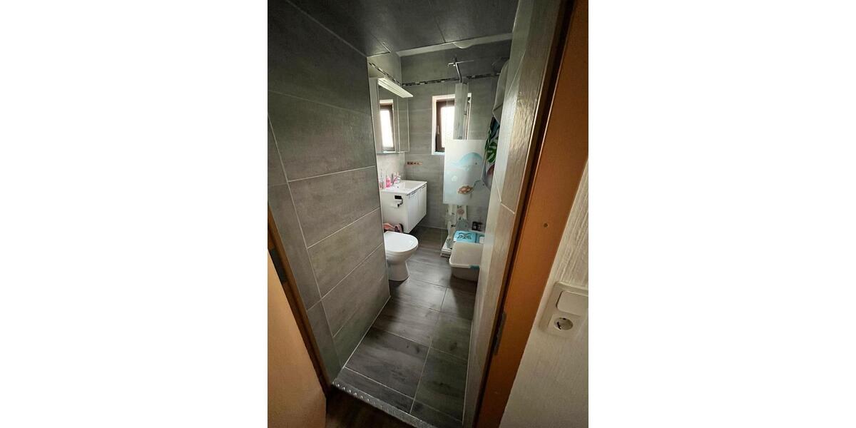 Erdgeschoßwohnung Schiffweiler - 4 Zimmer, 80 m&sup2;, 600&euro; | Angebot:24641259