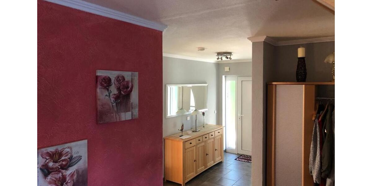 Einfamilienhaus Einbeck - 7 Zimmer, 220 m&sup2;, 1.890&euro; | Angebot:24976077