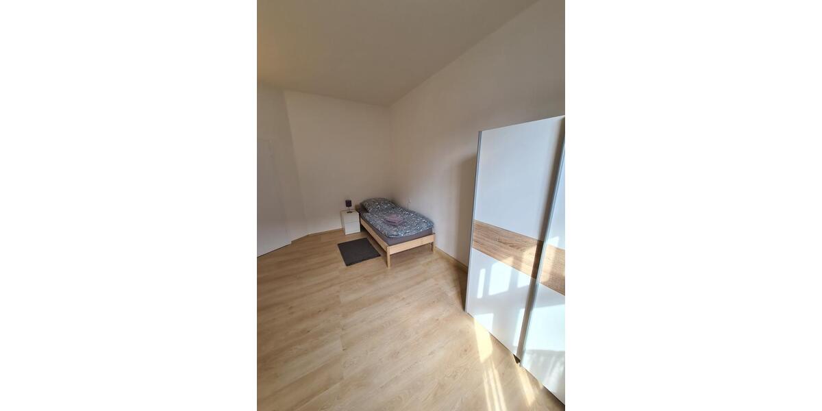 Wohnen auf Zeit Plettenberg - 4 Zimmer, 100 m&sup2;, 12&euro; | Angebot:24408848