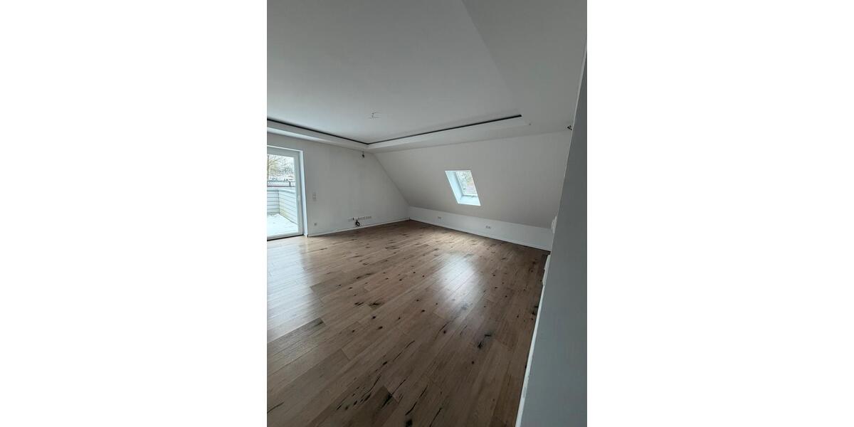 Dachgeschoßwohnung Stapel - 3 Zimmer, 80 m&sup2;, 1.000&euro; | Angebot:24818586