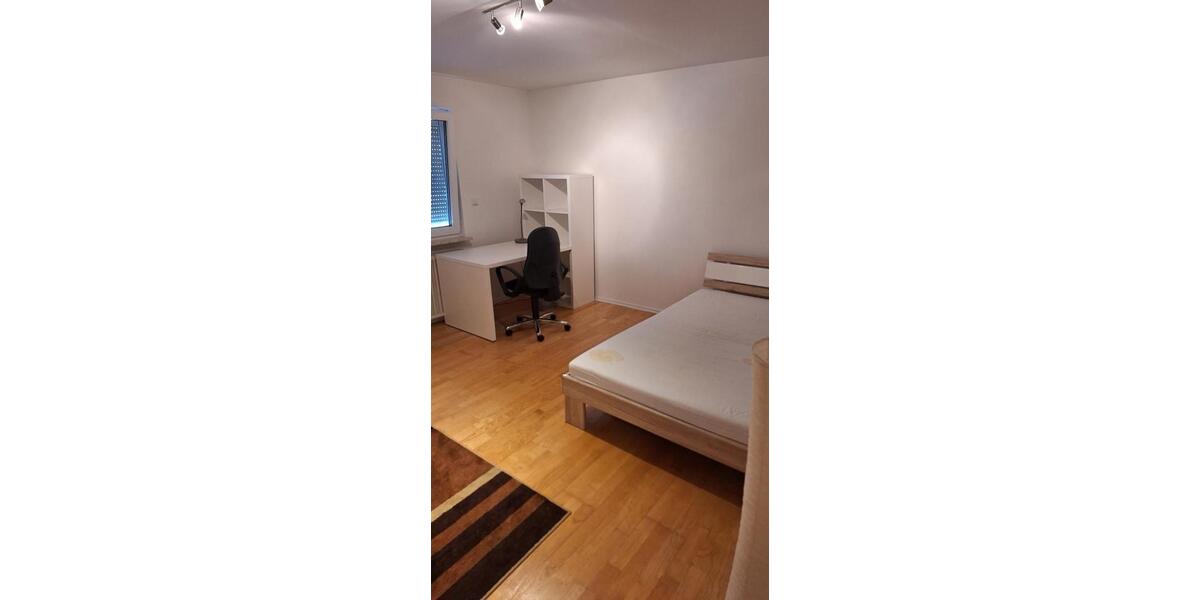 Etagenwohnung Mosbach - 5 Zimmer, 12 m&sup2;, 345&euro; | Angebot:25022211