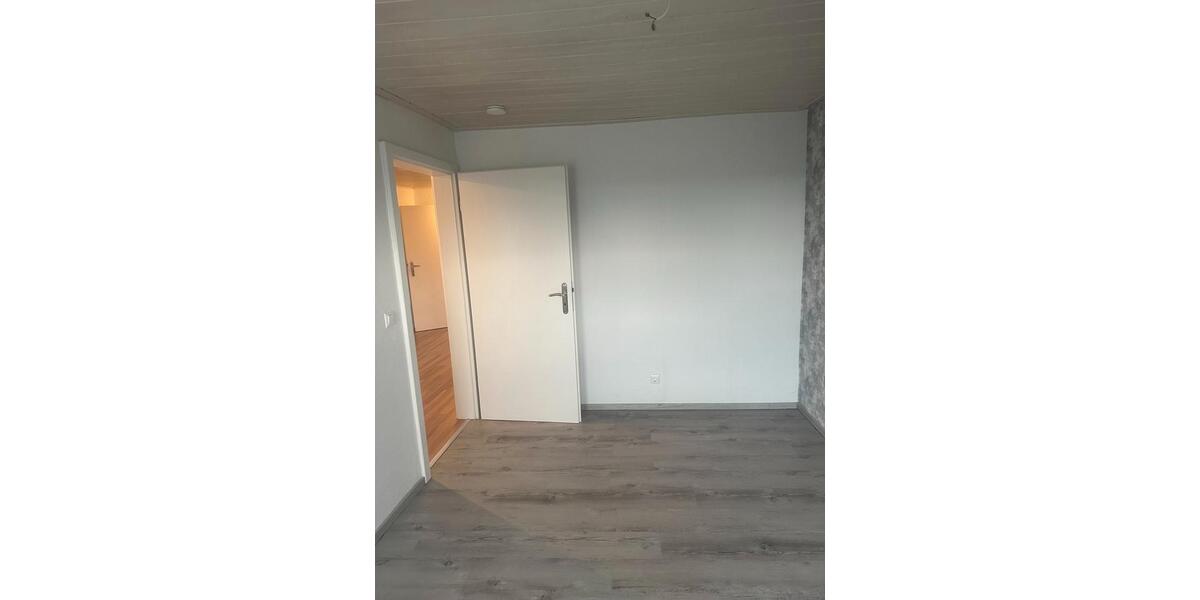 Dachgeschoßwohnung Bous - 4 Zimmer, 82 m&sup2;, 780&euro; | Angebot:22285781