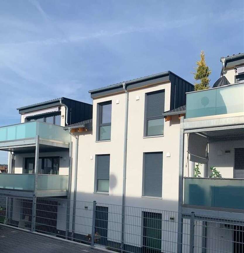 Wohnung zum Mieten in Aurach 945 € 90 m² 4 zimmer